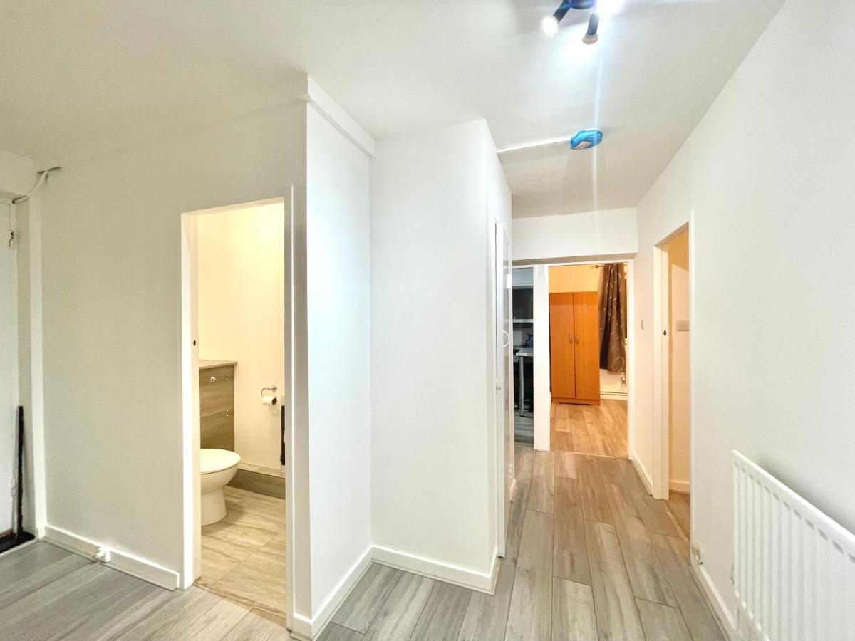 Fabulous 3 Bedroom Flat Sleeps 6 London Bagian luar foto