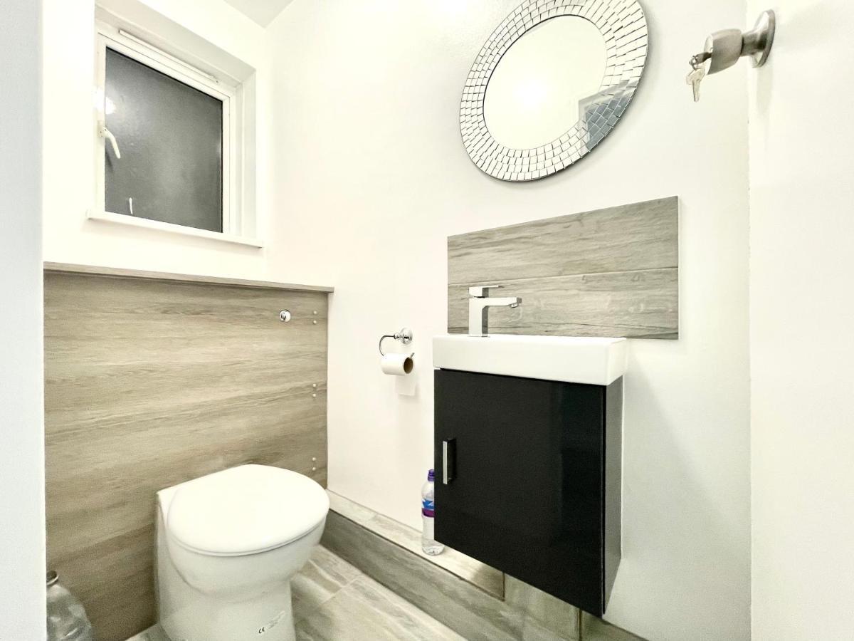 Fabulous 3 Bedroom Flat Sleeps 6 London Bagian luar foto